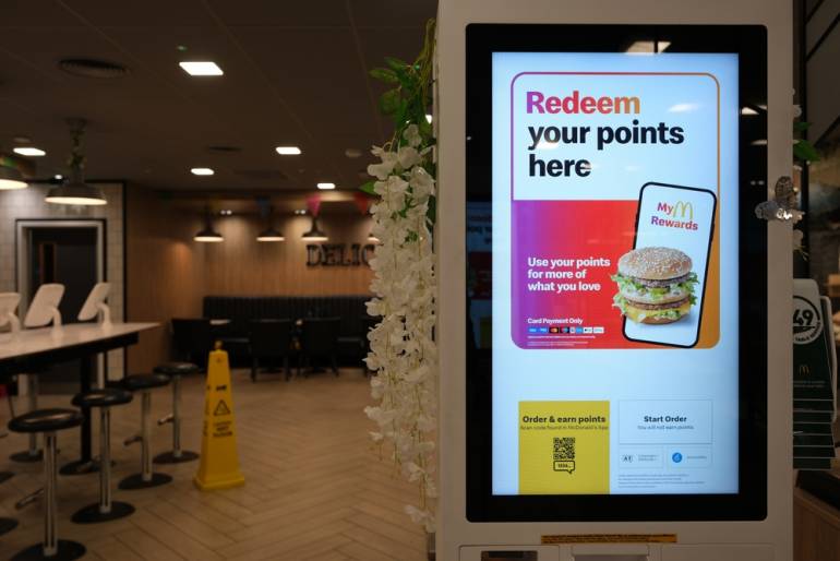 ตู้ Self-Ordering Kiosks ของ McDonald’s

